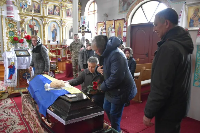 Загинув на Донеччині: Луцька громада попрощалася з Вячеславом Терьохіним (фото)