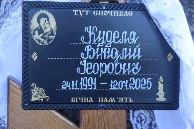 У Луцьку пропрощалися з воїнами Андрієм Максименком та Віталієм Куделею