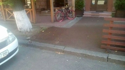 У центрі  Луцька демонтували літній майданчик (фото)