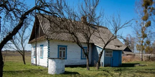 Від клубу до свинарника: незвичайна історія столітньої хати з Волині, яку тричі переносили