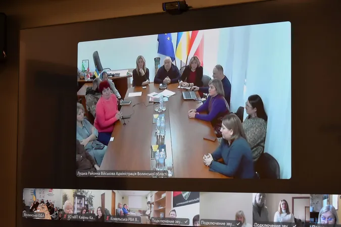 Голова Волинської ОВА поспілкувався з сім'ями військових: обговорили проблеми (фото)