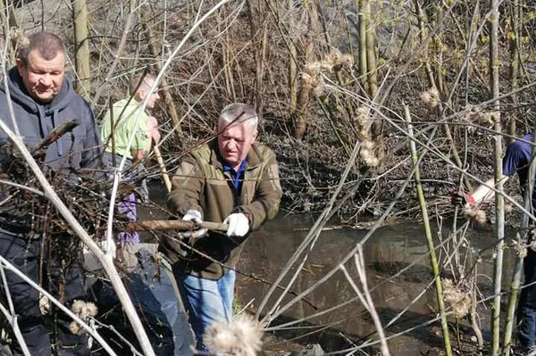 В День довкілля у Луцьку розчистили Сапалаївку (фото)