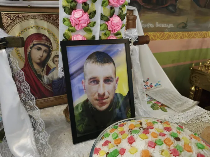 Був надзвичайно доброю людиною: на Волині попрощалися із воїном Віталієм Козлом (фото)