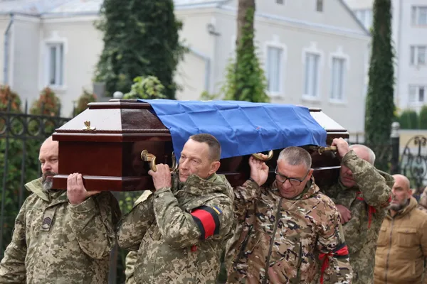 У Луцьку попрощалися з 30-річним захисником Владиславом Драганчуком (фото)