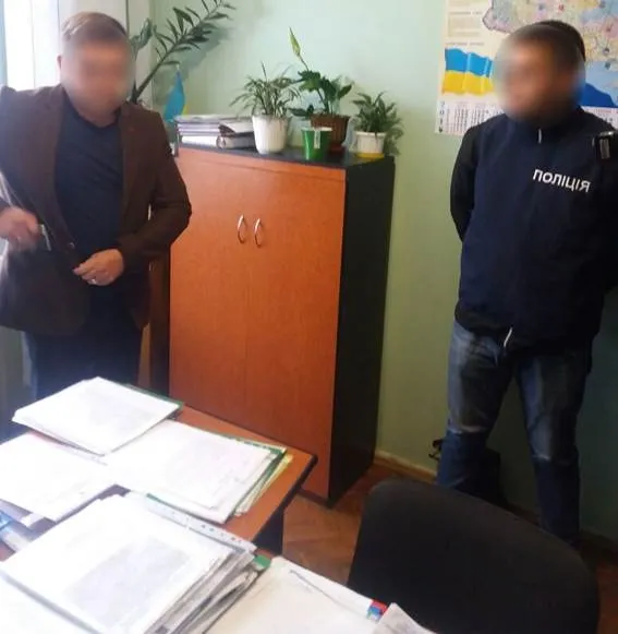 Горохівські посадовці-хабарники заплатили заставу і вийшли з-під варти (фото)