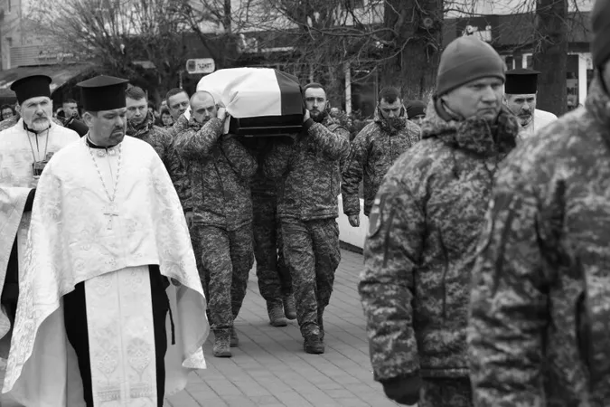 У Луцьку попрощалися із загиблим на Запоріжжі штаб-сержантом Віктором Оверчуком (фото)