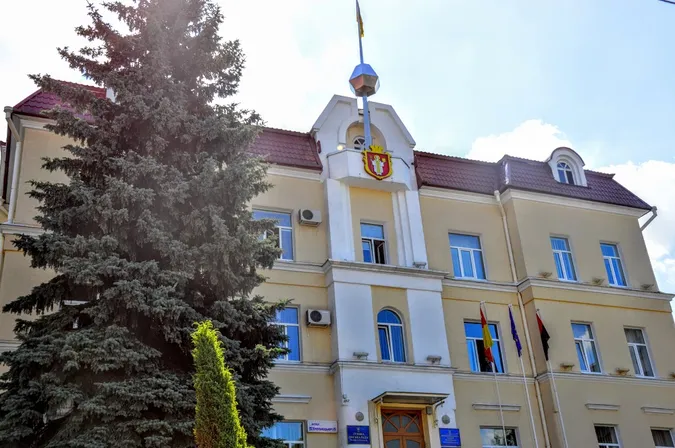 Директорка комунального підприємства Володимира просить покарати депутата Луцькради