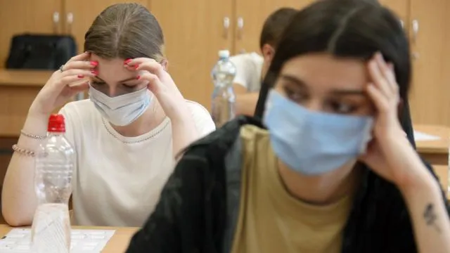 Сесія у ВНУ відбуватиметься за змішаною формою