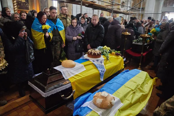 У Луцьку провели в останню путь двох загиблих Героїв (фото)