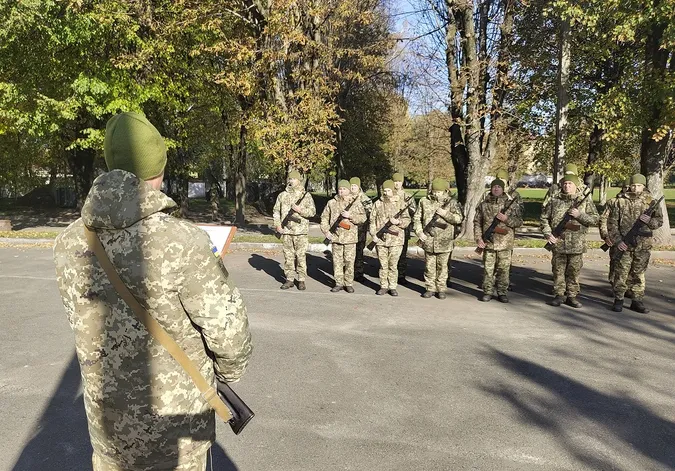 І контрактники, і мобілізовані: у Луцьку прикордонники склали присягу (фото)
