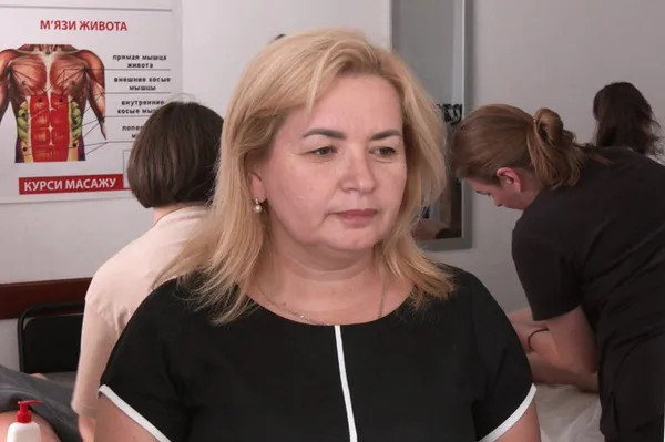 У Луцьку жінок безкоштовно навчають робити масаж (фото)
