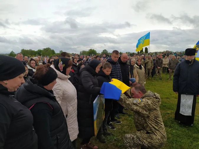 На Волині сотні людей попрощалися з Миколою Гапонюком (фото)