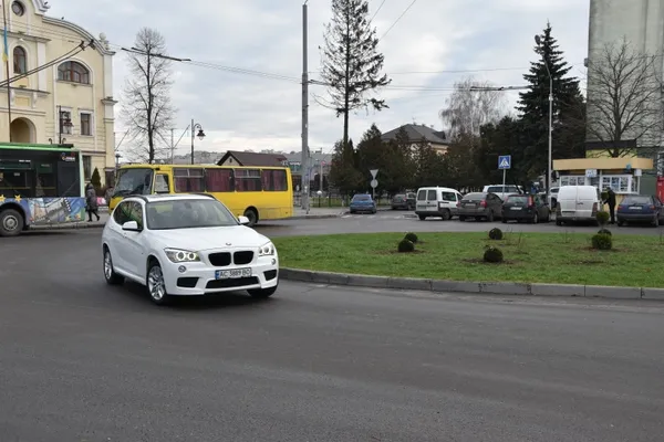 У Луцьку завершують ремонт дворів і доріг (фото)