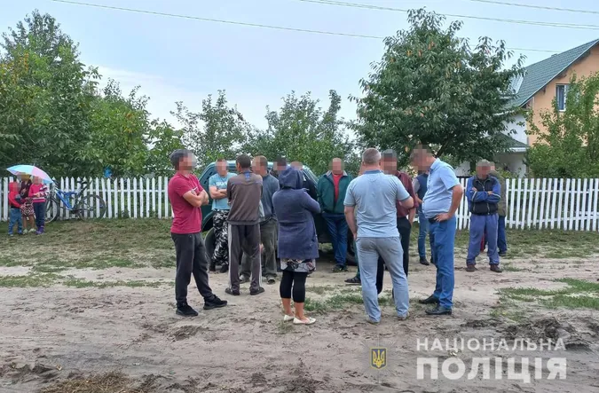 На Волині селяни почубилися з поліцією через деревину (фото, відео)