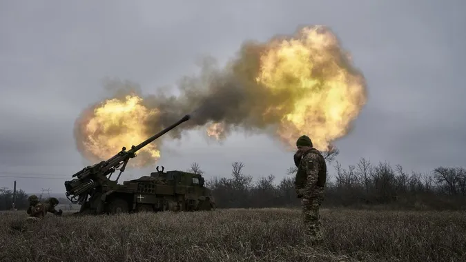 Близько 887 620 окупантів, 10 303 танки, 28 801 БпЛА: втрати ворога на 11 березня