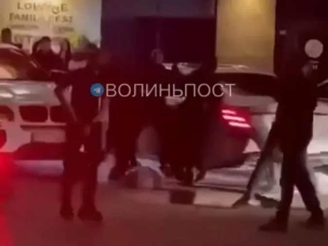 Бійка та стрілянина біля нічного клубу в Луцьку: що наразі відомо (відео)