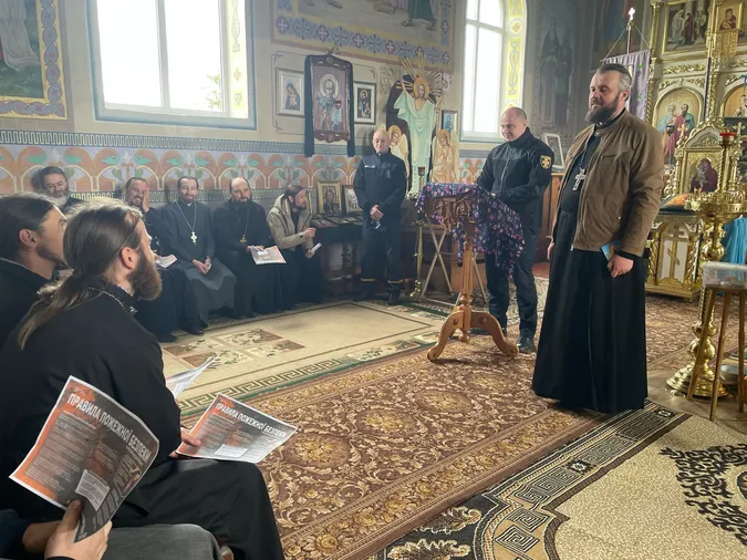 Луцькі рятувальники нагадали священнослужителям правила безпеки