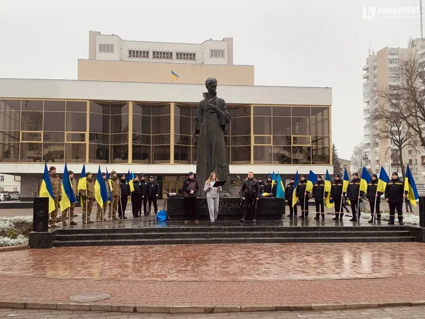 У Луцьку в День Соборності створили «ланцюг єднання» (фото)