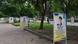 У Ковелі встановили банери зі світлинами загиблих Героїв, але це тимчасово (фото)