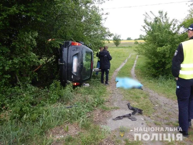 «Форд» виїхав на «зустрічку»: деталі смертельної ДТП на Волині за участю трьох авто (фото)