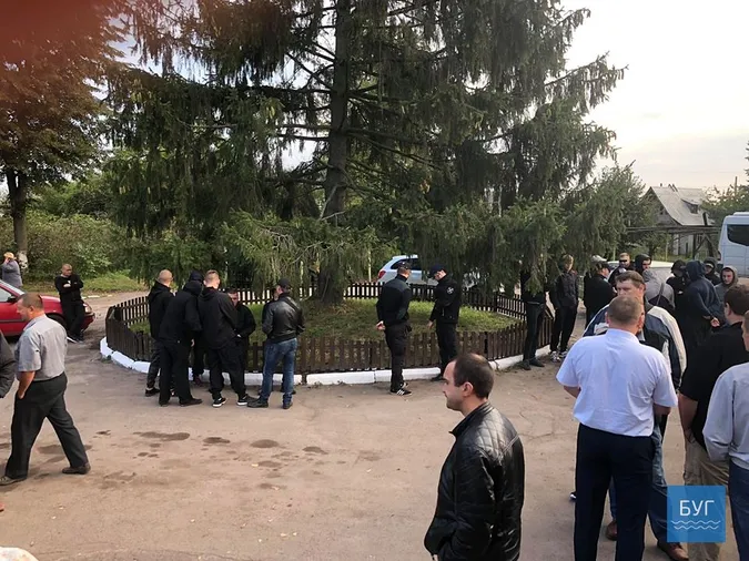 На нововолинську шахту приїхали «люди в чорному» (фото)