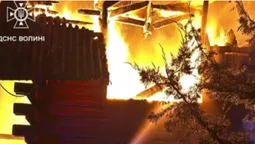 30 рятувальників і багато техніки: як гасили пожежу в «Білочці» біля Луцька (фото, відео)