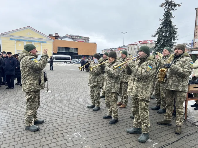 Загинув у день свого народження: у Ковелі попрощалися із воїном Сергієм Томашевичем (фото0