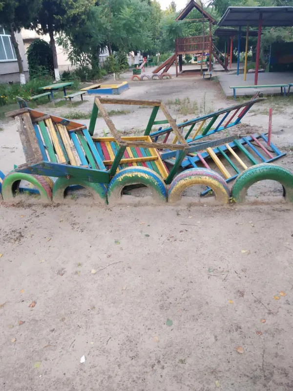 У Луцьку вандали зіпсували територію дитячого садочка (фото)