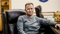 Глава «Київміськбуду» виїхав за кордон з довідкою про інвалідність і підкорив Еверест, – ЗМІ (відео)