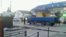 Демонтували перші незаконні МАФи біля Центрального ринку (фото)