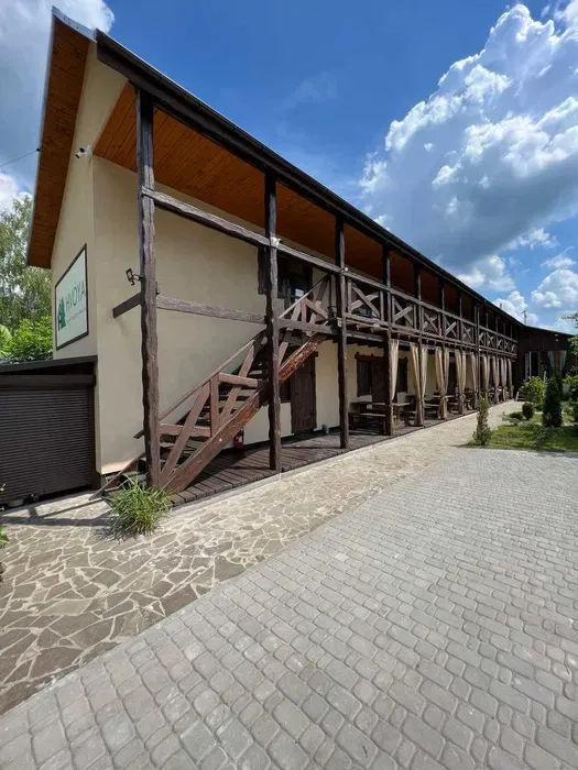 Власники виїжджають за кордон: на Світязі продають готель за 7 мільйонів (фото)