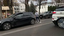 У Луцьку сталась аварія на проспекті Перемоги: рух ускладнено (фото)