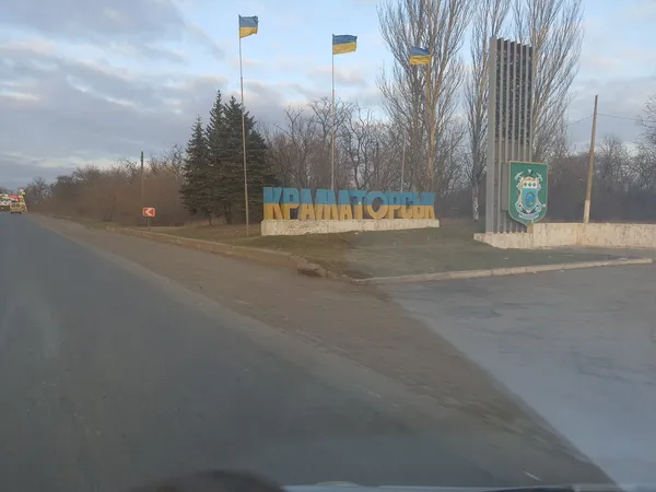 «Під звуки пострілів і вибухів»: луцькі волонтери привезли допомогу на Донеччину (фото, відео)