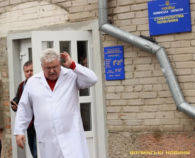 Мешканці звинувачують керівництво Волинської стоматполіклініки у незаконному будівництві