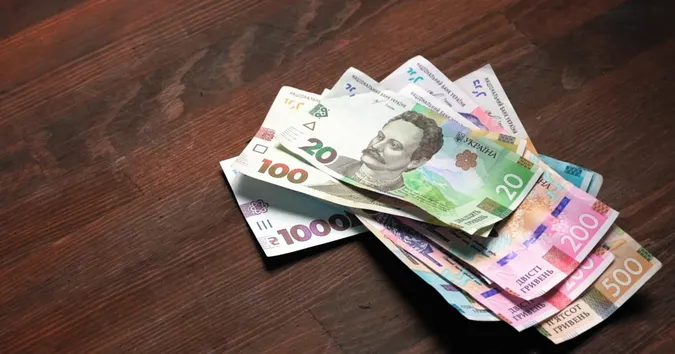В Україні ввели в обіг нові 200 гривень: у НБУ розповіли, що робити зі старими купюрами