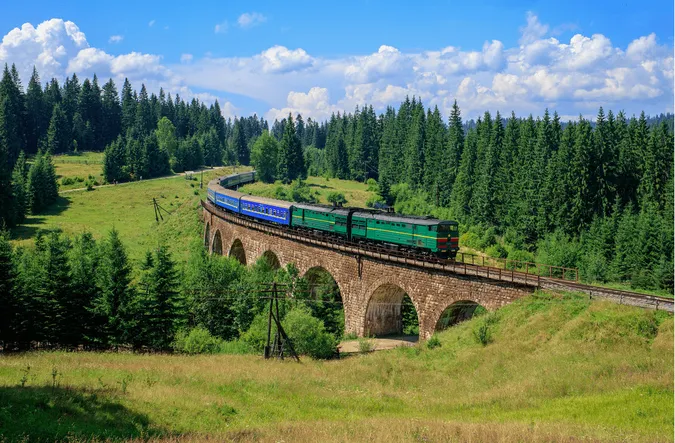 Потяг, який курсує з Волині до Карпат, змінив маршрут