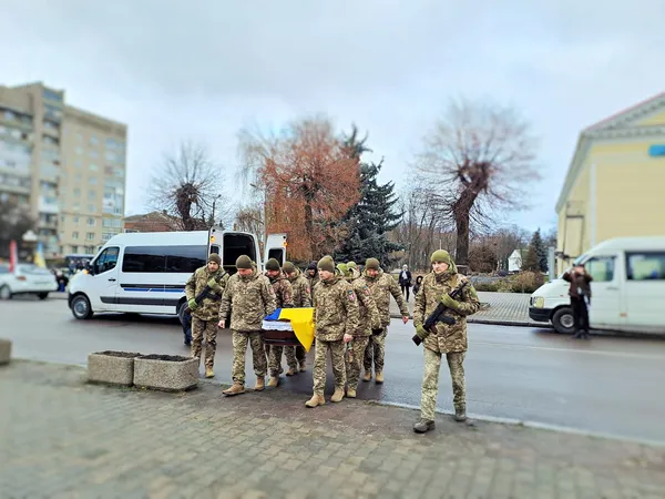 Після 13 місяців надії: Ковель попрощався з воїном Романом Лайтаром (фото)