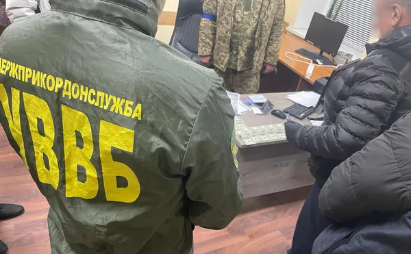 Пропонував тисячу доларів: в Устилузі затримали волинянина, який хотів виїхати з України (фото)