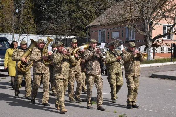Загинув майже пів року тому: на Волині попрощалися з воїном Тарасом Шавлаєм (фото)