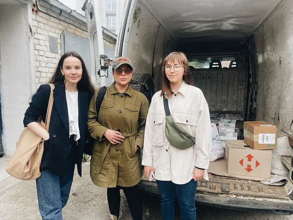 Pro Women UA спільно з поліцією Волині зібрали та передали речі для переселенок