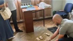 На Одещині керівник митного посту вимагав хабарі за експорт зерна (фото)