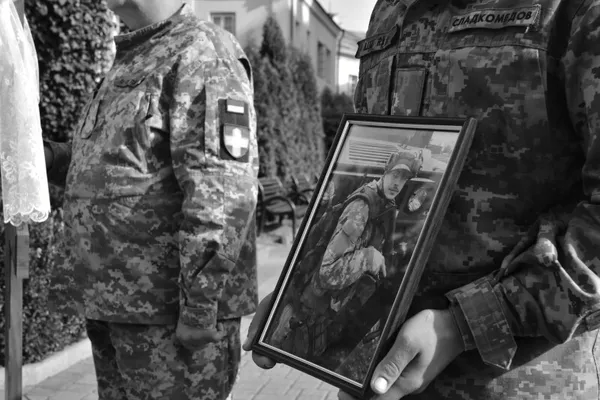 У Луцьку провели в останню дорогу загиблого Героя Олега Струбіцького (фото)