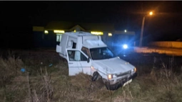 У П’ятиднях автомобіль застряг на колії та потрапив під поїзд  (фото, відео)