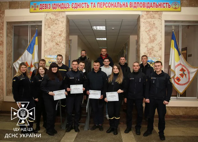 Волинські рятувальники навчилися управляти безпілотниками (фото)