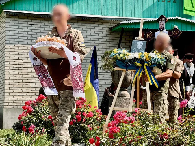 У Нововолинську прощались із захисником Дмитром Хрищуком (фото)