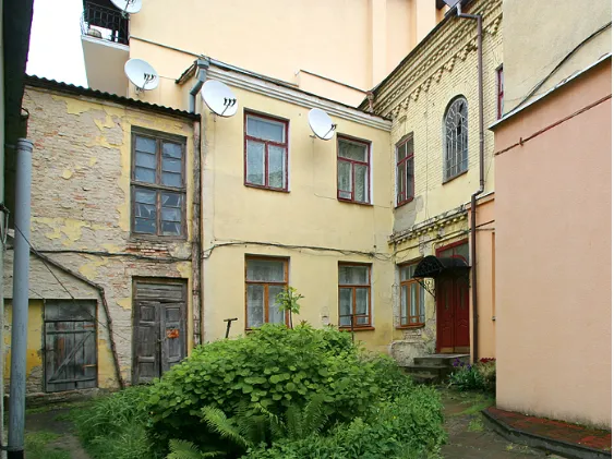 Фотоательє Оксів у Луцьку: кузня портретів і родинні сварки (фото)