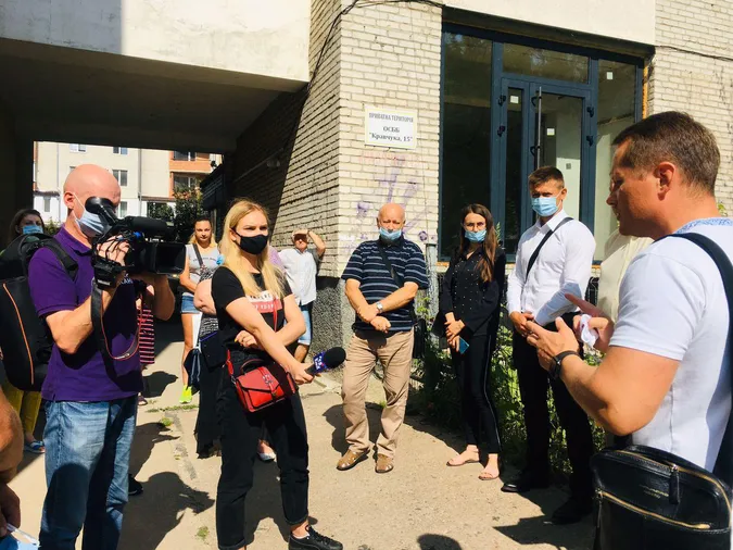 Квартира чи кафе: продовження скандалу на Кравчука у Луцьку (фото)
