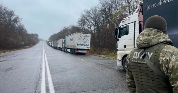 Підприємець з Волині переправив за кордон двох ухилянтів під виглядом водіїв