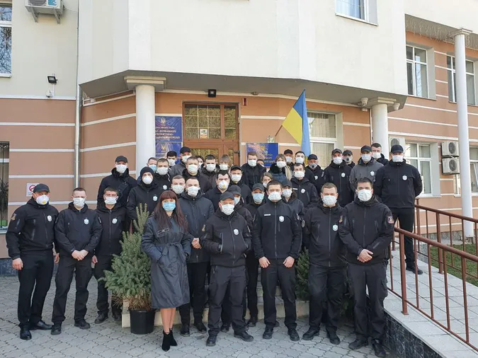 Луцьким муніципалам знову купили парадні черевики