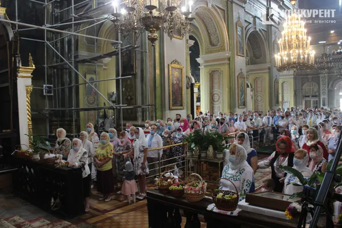 Як у Луцьку святкували Яблучний Спас (фото, відео)
